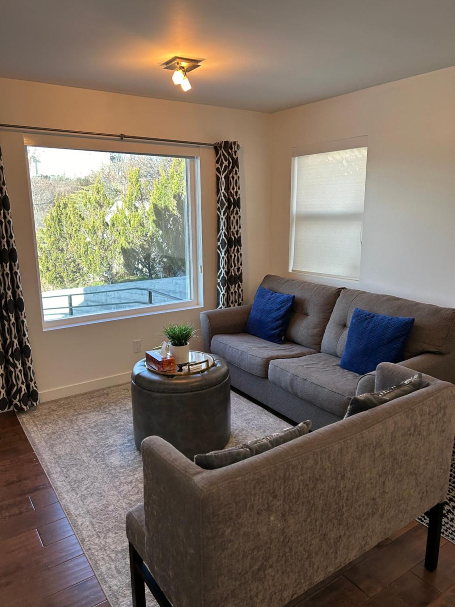 Holiday home Lakefront Wine Trail Fully Licensed Modern West Kelowna