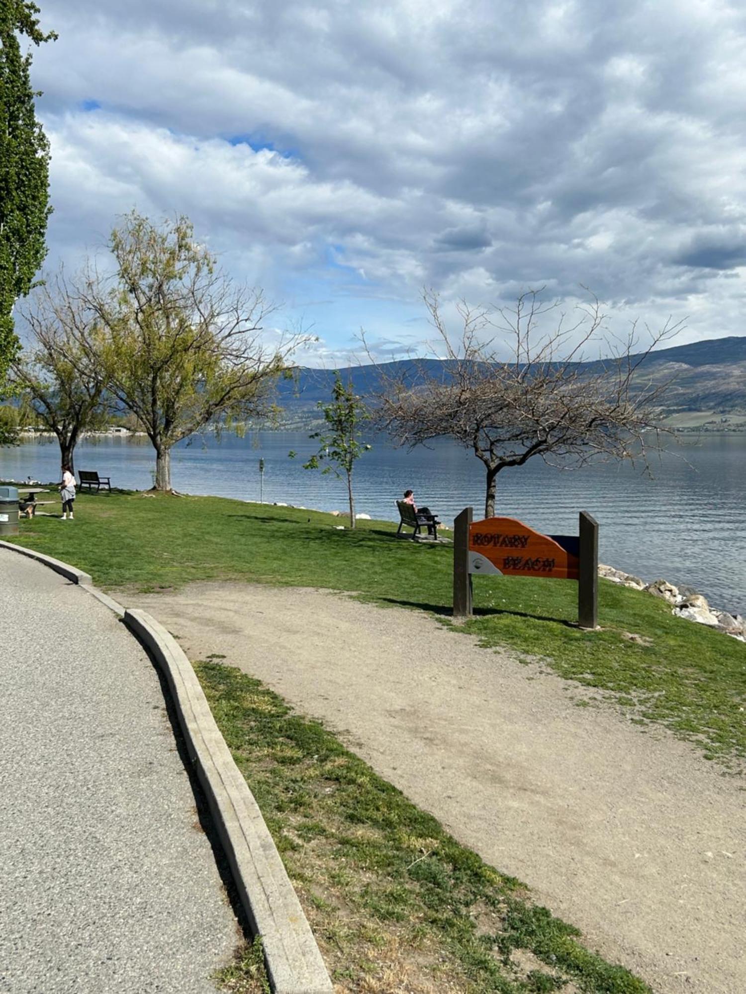 Holiday home Lakefront Wine Trail Fully Licensed Modern West Kelowna